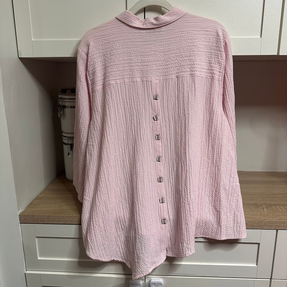 Habitat Button Down Top Women XL Pink Crinkle High-Low Back Art To Wear Buttons - Picture 8 of 12
